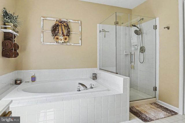 25 S PERCH CREEK DR, Newark, DE 19702
