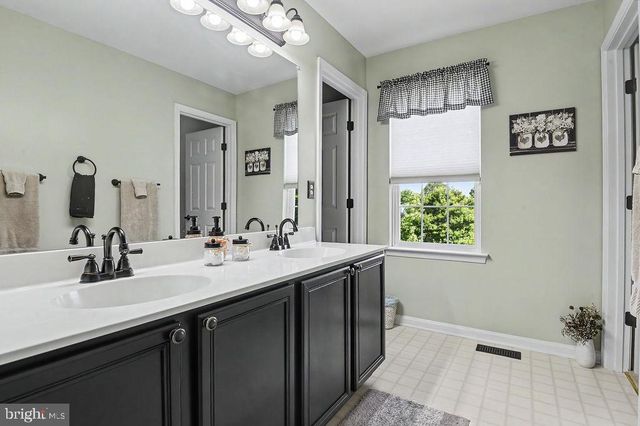 25 S PERCH CREEK DR, Newark, DE 19702