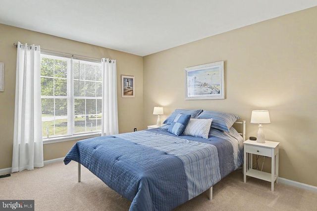25 S PERCH CREEK DR, Newark, DE 19702
