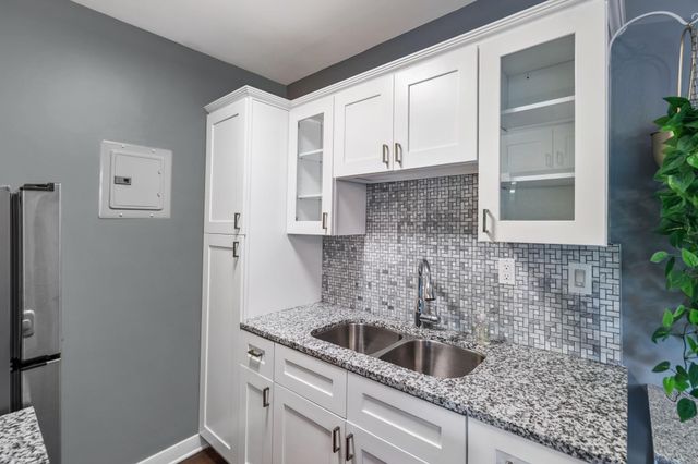 504 W Franklin Avenue 2C, Minneapolis, MN 55405