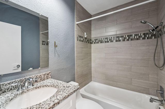 504 W Franklin Avenue 2C, Minneapolis, MN 55405