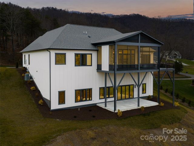 51 Bridgeway Drive 12, Candler, NC 28715