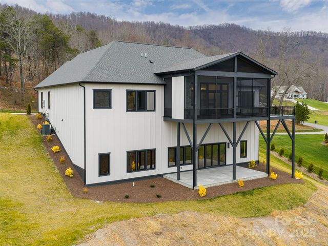 51 Bridgeway Drive 12, Candler, NC 28715