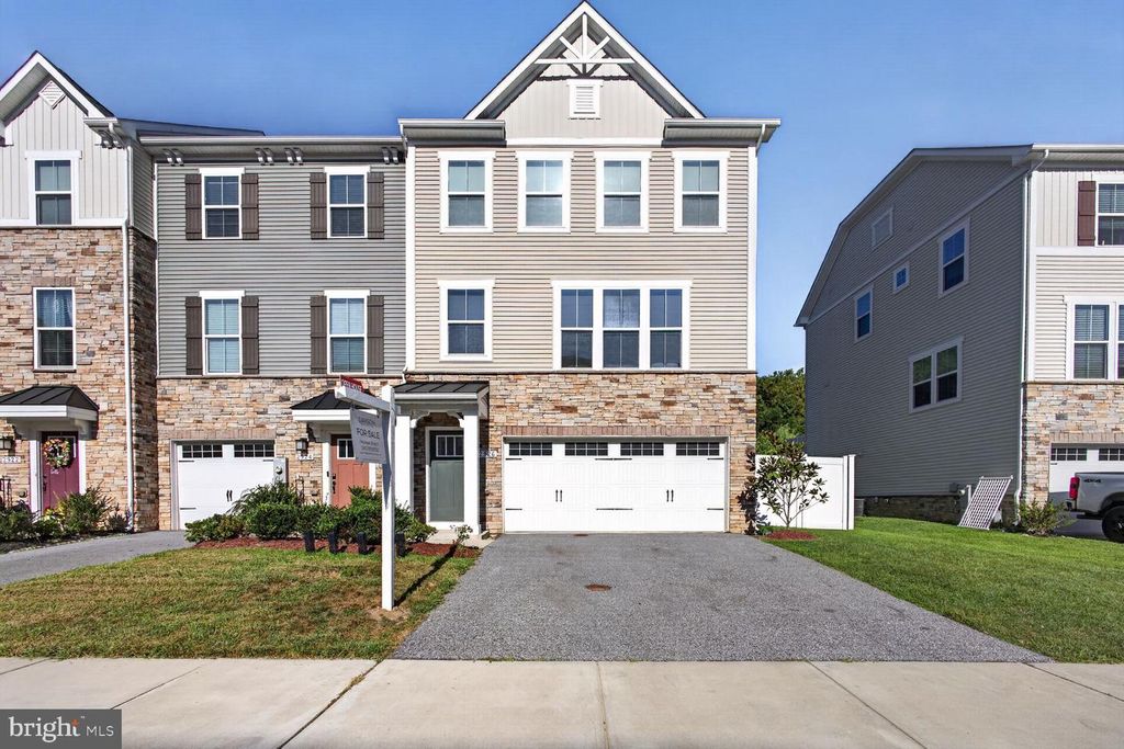 2926 SHAWS RD, Edgemere, MD 21219