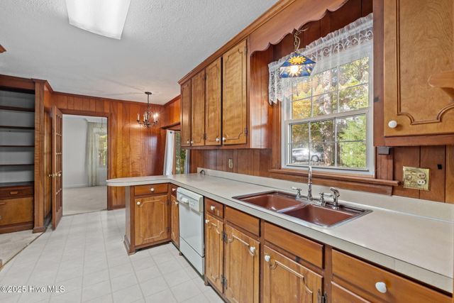 1615 Plum Nelly Road, Rockingham, NC 28379