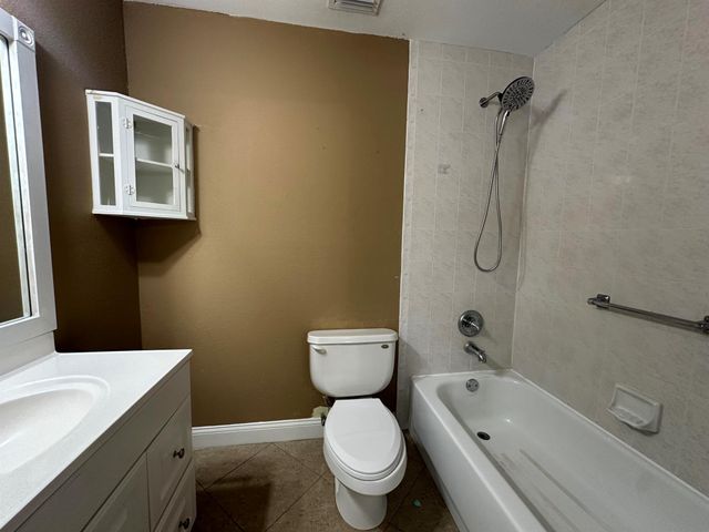 461 SE Skipper Lane, Port St Lucie, FL 34983