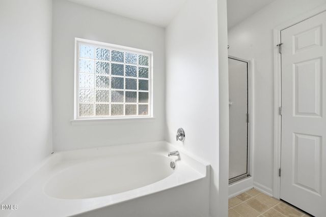104 Saltybrook Lane, Holly Springs, NC 27540