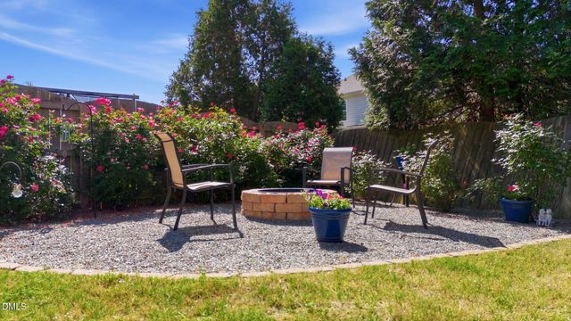 104 Saltybrook Lane, Holly Springs, NC 27540