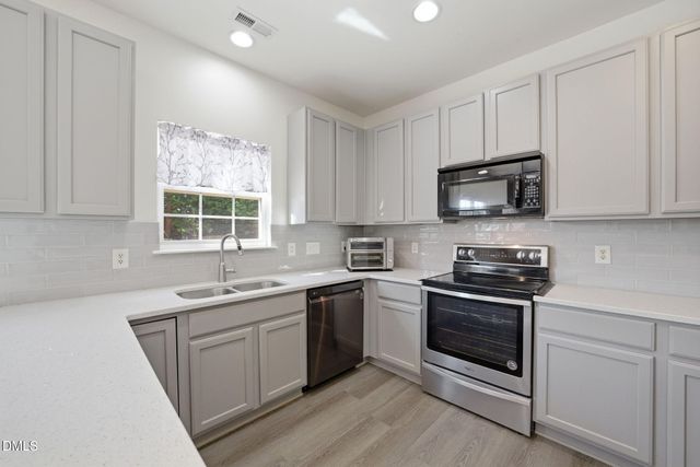 104 Saltybrook Lane, Holly Springs, NC 27540