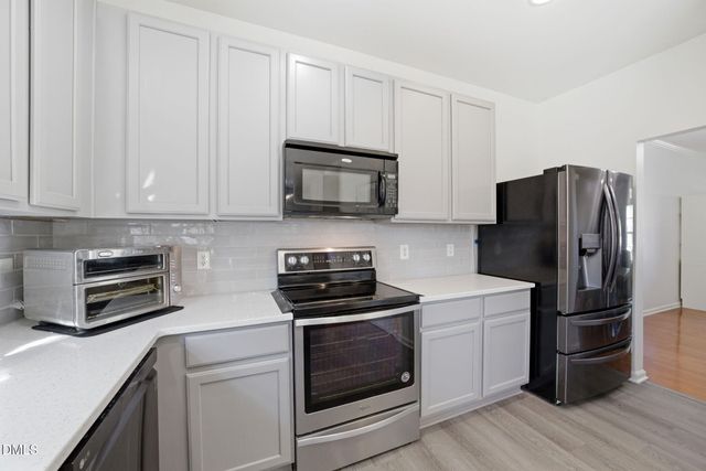 104 Saltybrook Lane, Holly Springs, NC 27540
