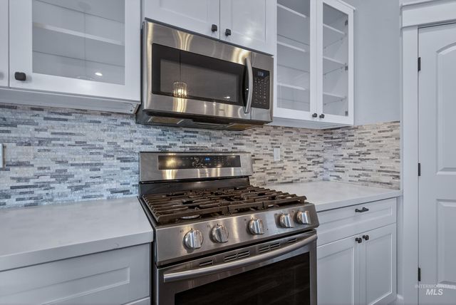 1623 W Young Ave, Nampa, ID 83651