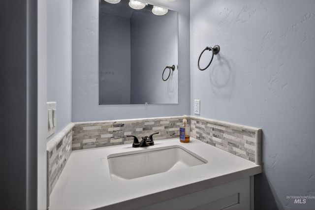 1623 W Young Ave, Nampa, ID 83651