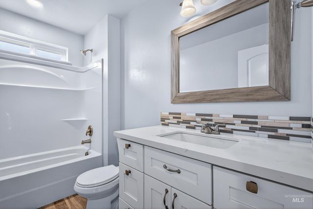 1623 W Young Ave, Nampa, ID 83651