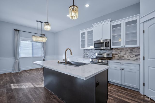 1623 W Young Ave, Nampa, ID 83651