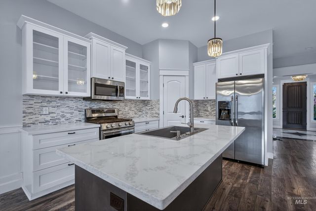 1623 W Young Ave, Nampa, ID 83651