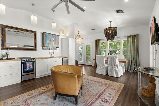 209 E AMELIA STREET, Orlando, FL 32801