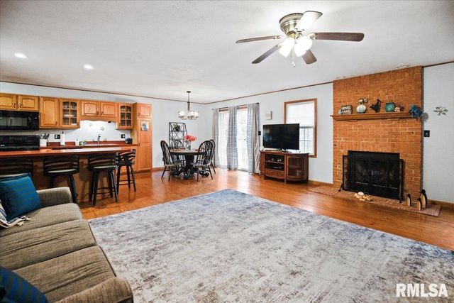 3810 Bristlecone Drive, Springfield, IL 62712