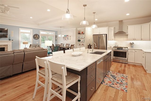 3036 Chillingham Way, Lysander, NY 13027