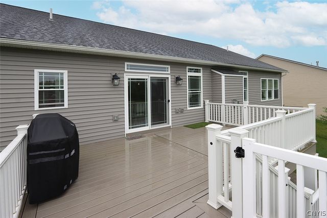 3036 Chillingham Way, Lysander, NY 13027
