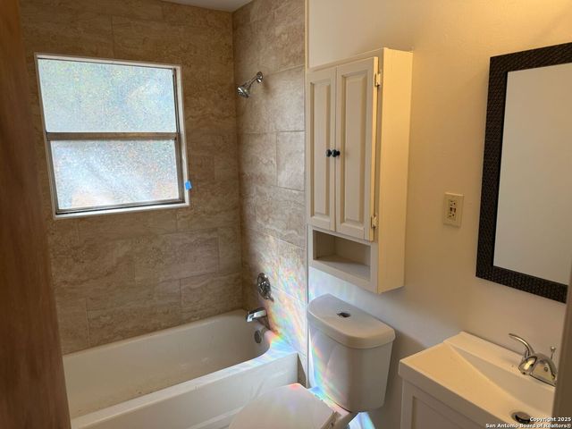 173 Water Oak, Canyon Lake, TX 78133