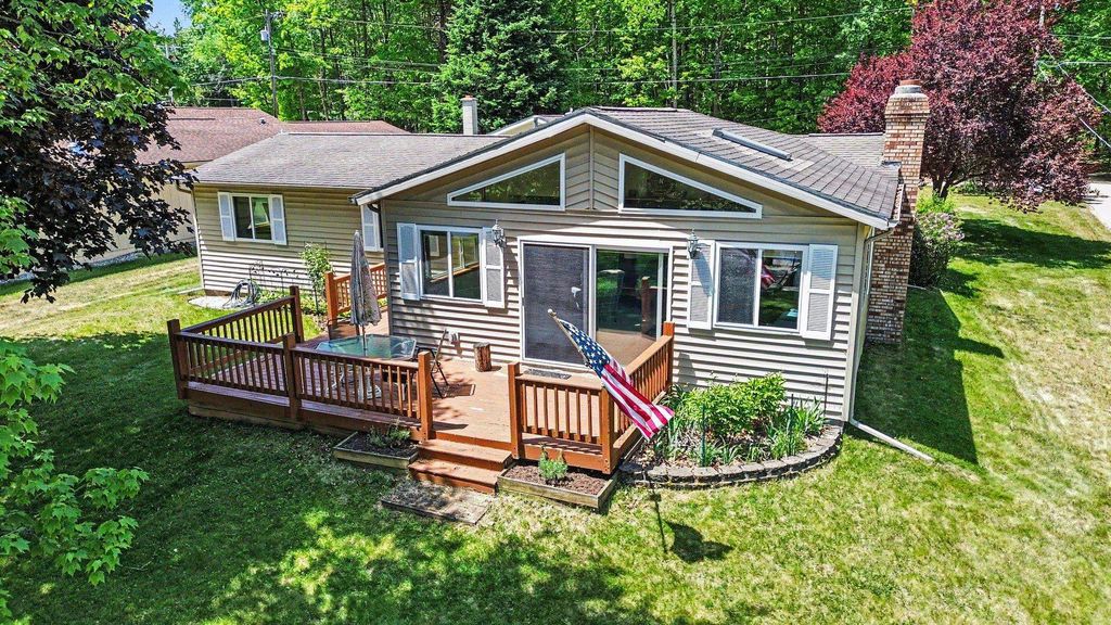 3336 Canal Drive, Hale, MI 48739