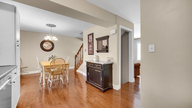 1437 Elm Court, Schererville, IN 46375