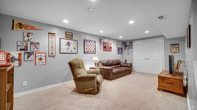 1437 Elm Court, Schererville, IN 46375