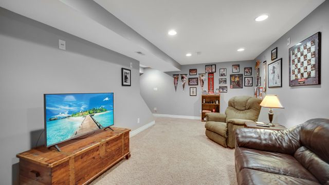 1437 Elm Court, Schererville, IN 46375