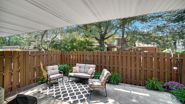 1437 Elm Court, Schererville, IN 46375