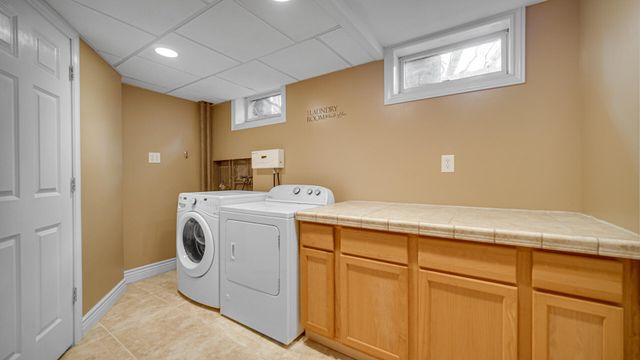 1437 Elm Court, Schererville, IN 46375