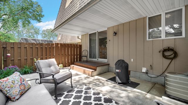 1437 Elm Court, Schererville, IN 46375