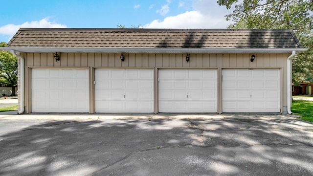 1437 Elm Court, Schererville, IN 46375