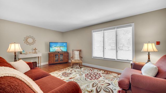 1437 Elm Court, Schererville, IN 46375