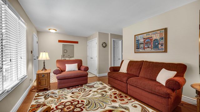 1437 Elm Court, Schererville, IN 46375