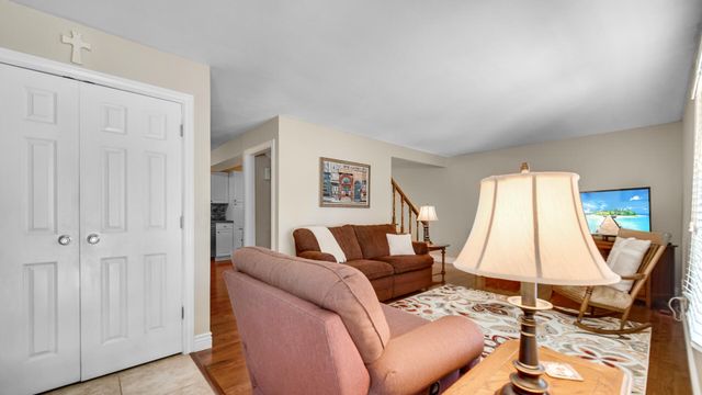 1437 Elm Court, Schererville, IN 46375