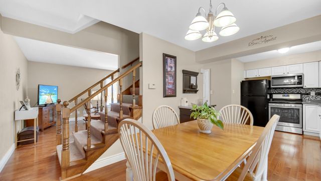 1437 Elm Court, Schererville, IN 46375