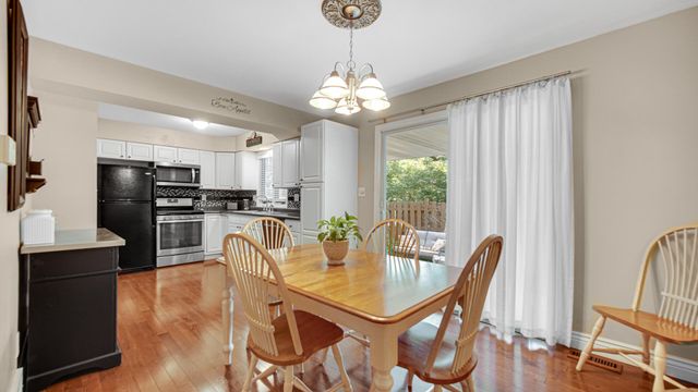 1437 Elm Court, Schererville, IN 46375