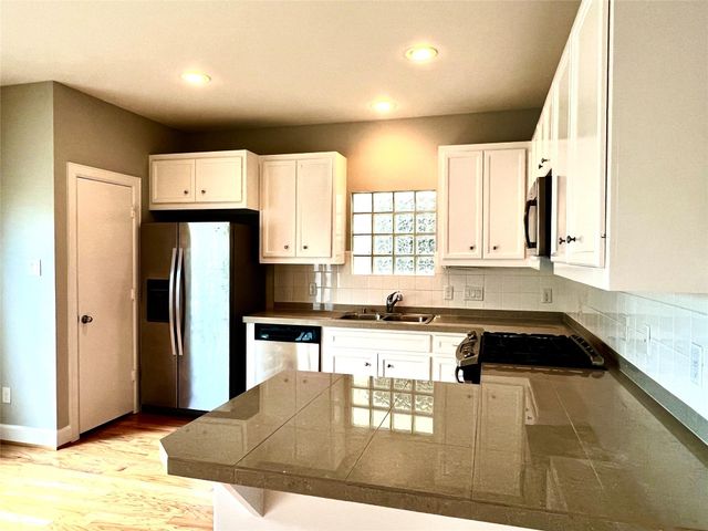 3731 Main Poplar Drive, Houston, TX 77025