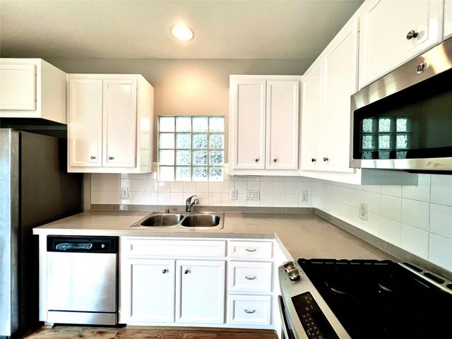 3731 Main Poplar Drive, Houston, TX 77025