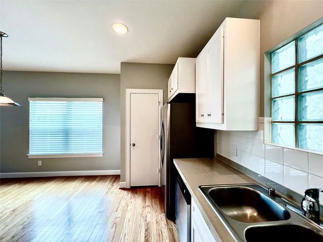 3731 Main Poplar Drive, Houston, TX 77025