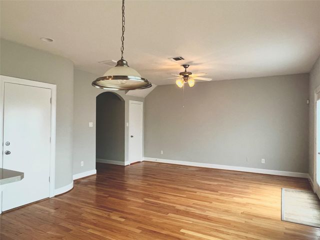 3731 Main Poplar Drive, Houston, TX 77025