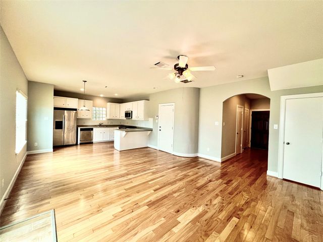 3731 Main Poplar Drive, Houston, TX 77025