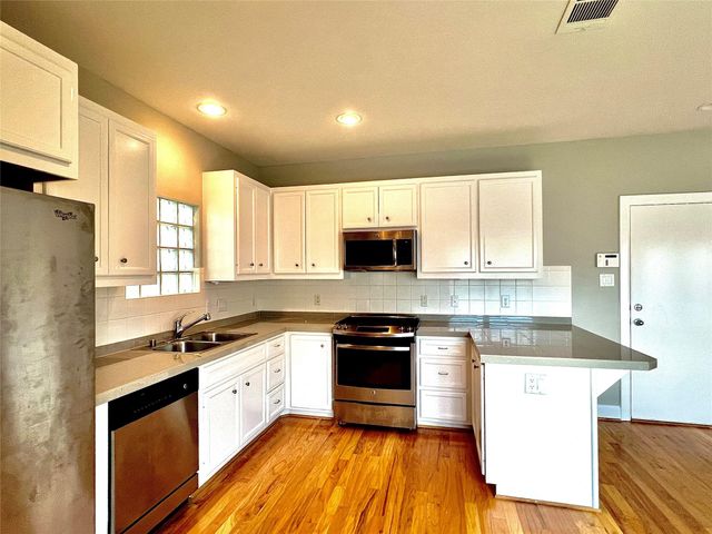 3731 Main Poplar Drive, Houston, TX 77025