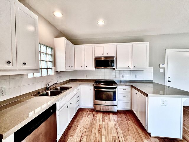 3731 Main Poplar Drive, Houston, TX 77025