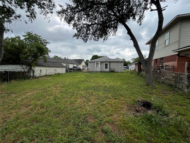 1227 S Montclair Avenue, Dallas, TX 75208