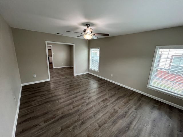 1227 S Montclair Avenue, Dallas, TX 75208