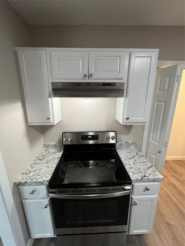 1227 S Montclair Avenue, Dallas, TX 75208