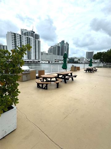 800 Parkview Dr 502, Hallandale Beach, FL 33009