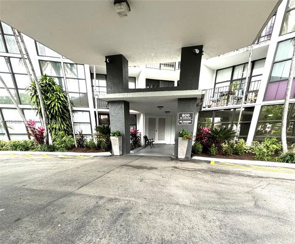800 Parkview Dr 502, Hallandale Beach, FL 33009