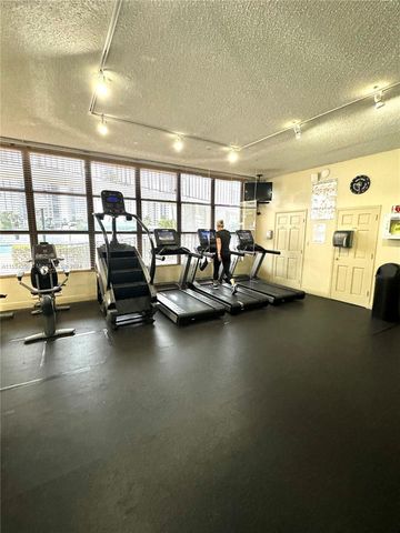 800 Parkview Dr 502, Hallandale Beach, FL 33009